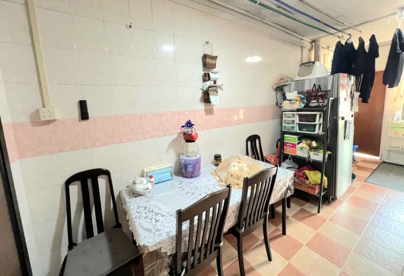 26 Teck Whye Lane, 26 Teck Whye Lane, 2 Bedrooms, 796 sqft, HDB Flat For Sale, by Nadiyah Kamsani, 500182478 - Kitchen - PropertyGuru.com.sg