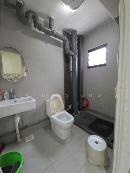 625 Jurong West Street 61, 625 Jurong West Street 61, 3 Bedrooms, 1,220 sqft, HDB Flat For Rent, by Andres Ong, 500182482 - Bathroom - PropertyGuru.com.sg