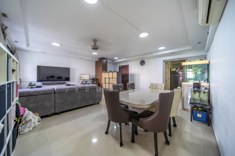 273A Jurong West Avenue 3, 273A Jurong West Avenue 3, 3 Bedrooms, 1,194 sqft, HDB Flat For Sale, by Jermain Eu, 500182484 - Living Room - PropertyGuru.com.sg