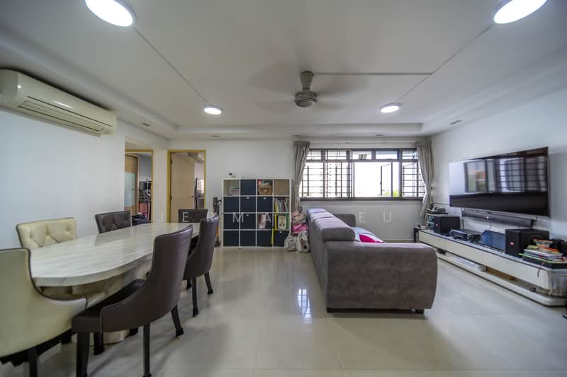 273A Jurong West Avenue 3, 273A Jurong West Avenue 3, 3 Bedrooms, 1,194 sqft, HDB Flat For Sale, by Jermain Eu, 500182484 - Living Room - PropertyGuru.com.sg