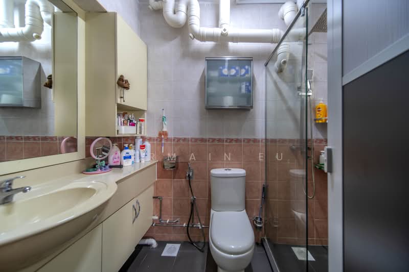273A Jurong West Avenue 3, 273A Jurong West Avenue 3, 3 Bedrooms, 1,194 sqft, HDB Flat For Sale, by Jermain Eu, 500182484 - Bathroom - PropertyGuru.com.sg