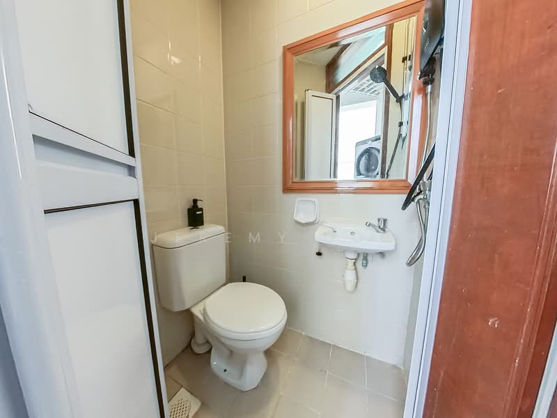 Eastpoint Green, 3 Simei Street 3, Room Rental, 120 sqft, Condominium For Rent, by Jeremy Goh, 500182494 - Bathroom - PropertyGuru.com.sg