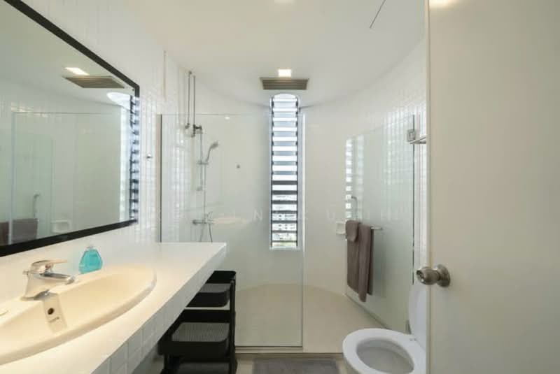 Teresa Ville, 1007 Lower Delta Road, 4 Bedrooms, 1,926 sqft, Condominium For Sale, by Kavin Kuah, 500182505 - Bathroom - PropertyGuru.com.sg