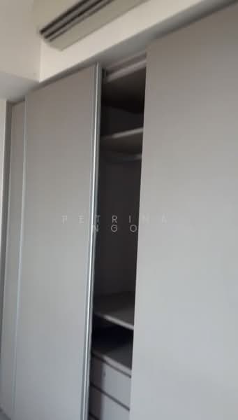 The Glades, 12 Bedok Rise, 1 Bedroom, 474 sqft, Condominium For Rent, by Petrina Ngo, 500182507 - Wardrobe - PropertyGuru.com.sg