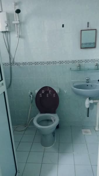 296C Compassvale Crescent, 296C Compassvale Crescent, Room Rental, 150 sqft, HDB Flat For Rent, by Jeremy See, 500182508 - Bathroom - PropertyGuru.com.sg