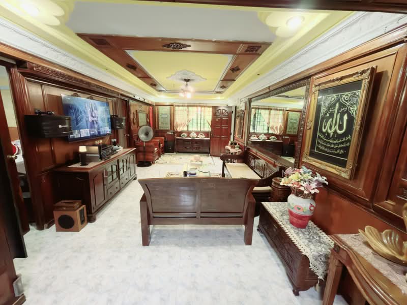 129 Ang Mo Kio Avenue 3, 129 Ang Mo Kio Avenue 3, 3 Bedrooms, 1,054 sqft, HDB Flat For Sale, by Lydia Hanim, 500182521 - Living Room - PropertyGuru.com.sg