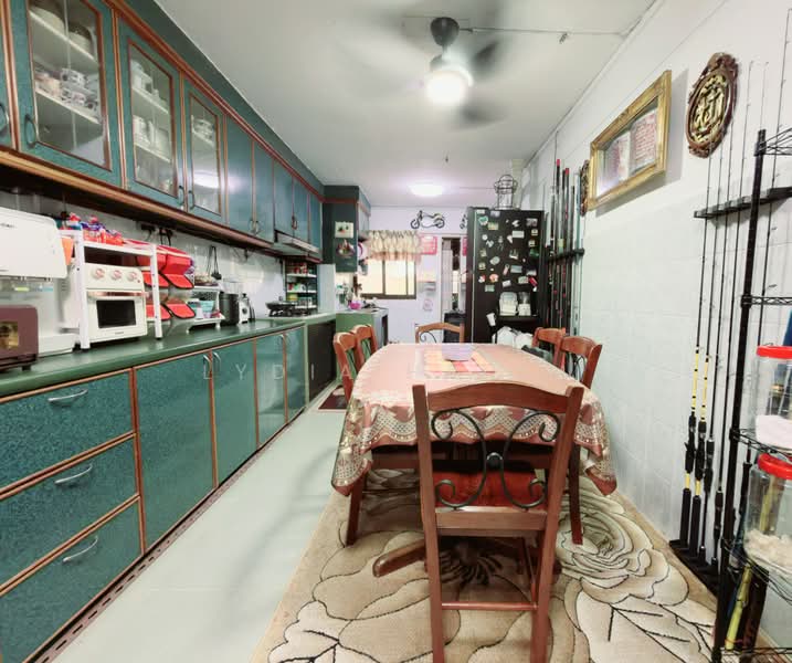 129 Ang Mo Kio Avenue 3, 129 Ang Mo Kio Avenue 3, 3 Bedrooms, 1,054 sqft, HDB Flat For Sale, by Lydia Hanim, 500182521 - Kitchen - PropertyGuru.com.sg