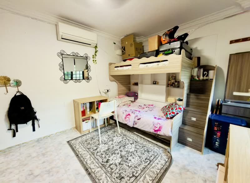 129 Ang Mo Kio Avenue 3, 129 Ang Mo Kio Avenue 3, 3 Bedrooms, 1,054 sqft, HDB Flat For Sale, by Lydia Hanim, 500182521 - Bedroom - PropertyGuru.com.sg