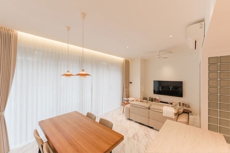 Buckley 18, 18 Buckley Road, 2 Bedrooms, 1,281 sqft, Apartment For Sale, by Julia Bensily, 500182530 - PropertyGuru.com.sg