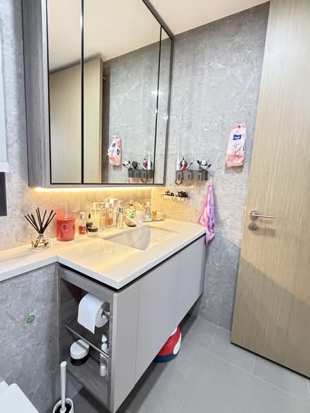 The Tapestry, 59 Tampines Street 86, 3 Bedrooms, 1,130 sqft, Condominium For Rent, by Candy Tang, 500182532 - Bathroom - PropertyGuru.com.sg
