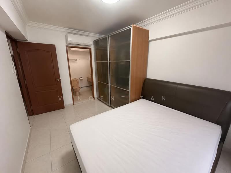 691 Jurong West Central 1, 691 Jurong West Central 1, 3 Bedrooms, 1,065 sqft, HDB Flat For Sale, by Vincent Tan, 500182560 - Master Bedroom - PropertyGuru.com.sg