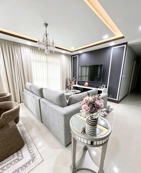 682C Edgedale Plains, 682C Edgedale Plains, 3 Bedrooms, 1,217 sqft, HDB Flat For Sale, by Abby Zaleha, 500182584 - Living Room - PropertyGuru.com.sg