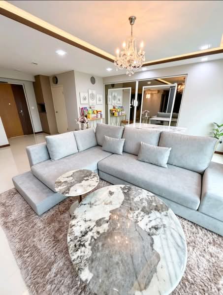 682C Edgedale Plains, 682C Edgedale Plains, 3 Bedrooms, 1,217 sqft, HDB Flat For Sale, by Abby Zaleha, 500182584 - Living Room - PropertyGuru.com.sg