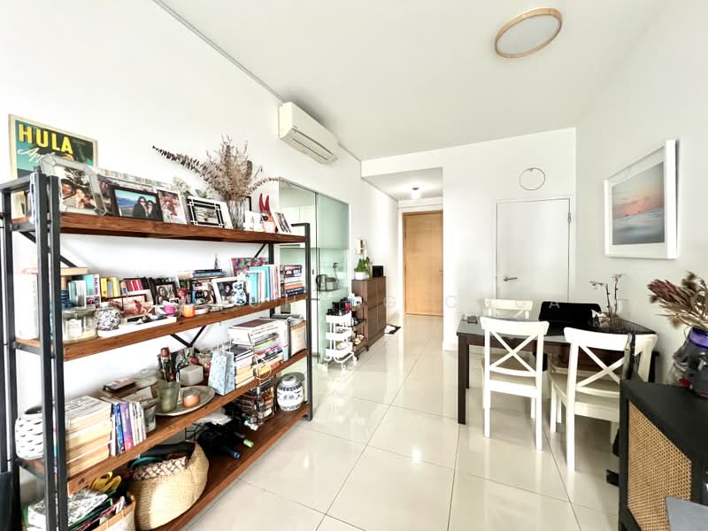 The Regency at Tiong Bahru, 36 Chay Yan Street, 2 Bedrooms, 926 sqft, Condominium For Sale, by Liancheng Chua, 500182590 - Living Room - PropertyGuru.com.sg