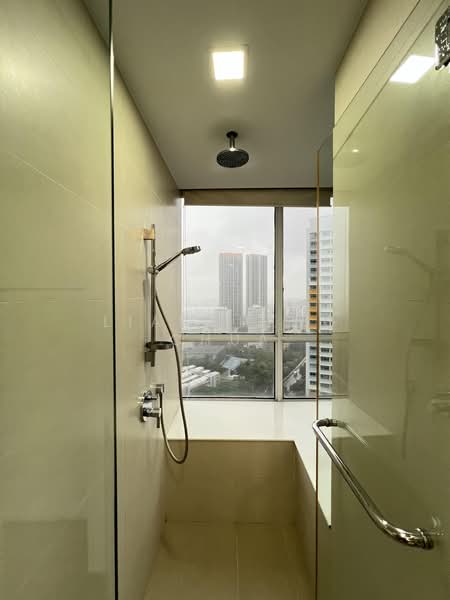 The Regency at Tiong Bahru, 36 Chay Yan Street, 2 Bedrooms, 926 sqft, Condominium For Sale, by Liancheng Chua, 500182590 - Bathroom - PropertyGuru.com.sg