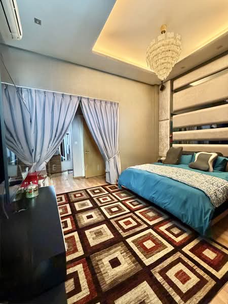 Rosewood Suites, 65 Rosewood Drive, 3 Bedrooms, 2,302 sqft, Condominium For Sale, by Edwin Soh, 500182597 - Master room (2nd floor) - PropertyGuru.com.sg