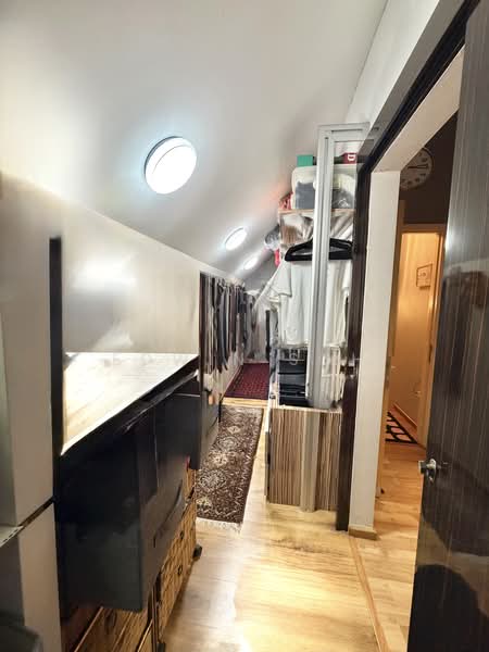 Rosewood Suites, 65 Rosewood Drive, 3 Bedrooms, 2,302 sqft, Condominium For Sale, by Edwin Soh, 500182597 - Master walk-in wardrobe (2nd floor) - PropertyGuru.com.sg