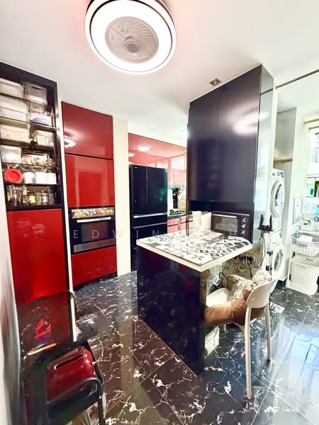 Rosewood Suites, 65 Rosewood Drive, 3 Bedrooms, 2,302 sqft, Condominium For Sale, by Edwin Soh, 500182597 - Kitchen - PropertyGuru.com.sg