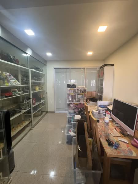 568 Hougang Street 51, 568 Hougang Street 51, 3 Bedrooms, 1,055 sqft, HDB Flat For Sale, by Denyse Teng, 500182602 - Study - PropertyGuru.com.sg