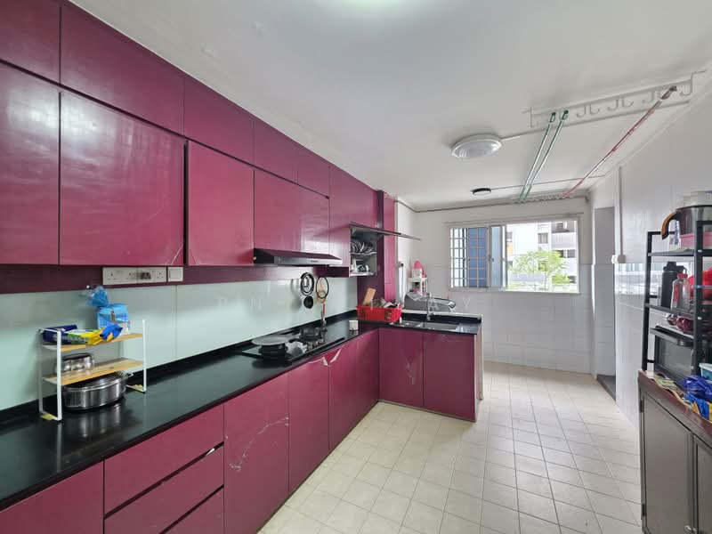 308 Bukit Batok Street 31, 308 Bukit Batok Street 31, 2 Bedrooms, 721 sqft, HDB Flat For Sale, by PN. Vijay, 500182610 - Kitchen - PropertyGuru.com.sg