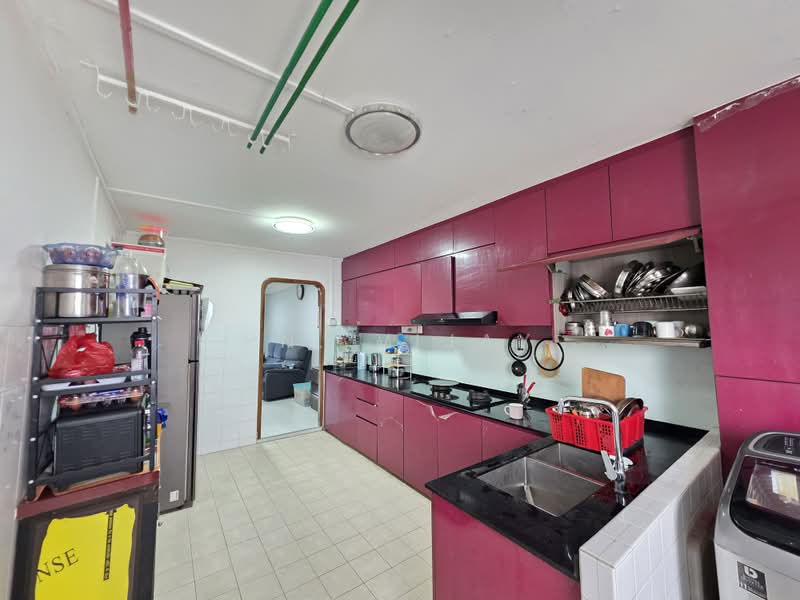 308 Bukit Batok Street 31, 308 Bukit Batok Street 31, 2 Bedrooms, 721 sqft, HDB Flat For Sale, by PN. Vijay, 500182610 - Kitchen - PropertyGuru.com.sg