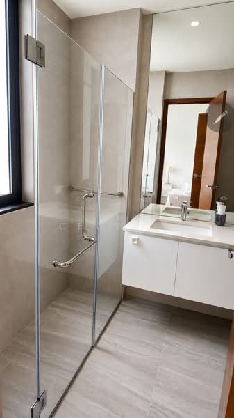 Seasons Park, 491 Yio Chu Kang Road, 2 Bedrooms, 1,066 sqft, Condominium For Rent, by Lynn Chow 周素菁, 500182614 - Bathroom - PropertyGuru.com.sg