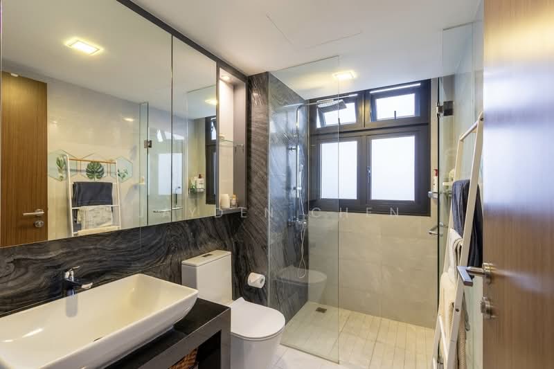 River Isles, 56 Edgedale Plains, 4 Bedrooms, 2,045 sqft, Condominium For Sale, by Jayden Chen, 500182616 - Master Bathroom - PropertyGuru.com.sg