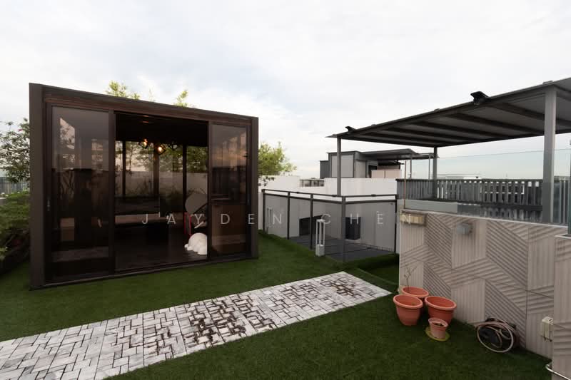 River Isles, 56 Edgedale Plains, 4 Bedrooms, 2,045 sqft, Condominium For Sale, by Jayden Chen, 500182616 - Roof Terrace - PropertyGuru.com.sg