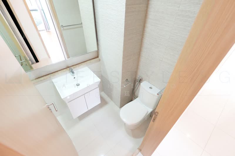 Boathouse Residences, 31 Upper Serangoon View, 3 Bedrooms, 1,120 sqft, Condominium For Rent, by Lawrence Teo (赵世廷), 500182622 - Bathroom 1 - PropertyGuru.com.sg