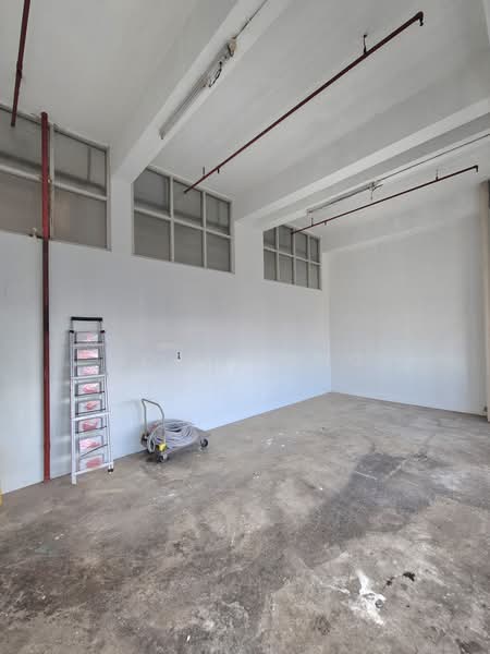 own door unit with windows and next to goods lift! (aljunied)!, walking distance to aljunied mrt station!, 439 sqft, Light Industrial (B1) For Rent, by Joel Yong, 500182623 - CommercialGuru.com.sg