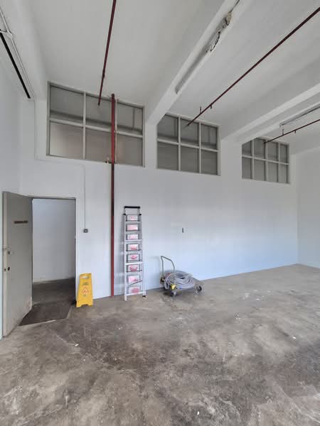 own door unit with windows and next to goods lift! (aljunied)!, walking distance to aljunied mrt station!, 439 sqft, Light Industrial (B1) For Rent, by Joel Yong, 500182623 - CommercialGuru.com.sg