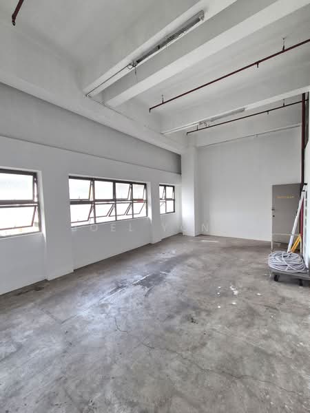 own door unit with windows and next to goods lift! (aljunied)!, walking distance to aljunied mrt station!, 439 sqft, Light Industrial (B1) For Rent, by Joel Yong, 500182623 - CommercialGuru.com.sg