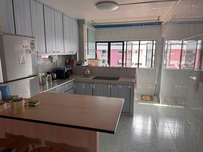604 Ang Mo Kio Avenue 5, 604 Ang Mo Kio Avenue 5, 2 Bedrooms, 721 sqft, HDB Flat For Rent, by Coleen Huang, 500182625 - Kitchen - PropertyGuru.com.sg