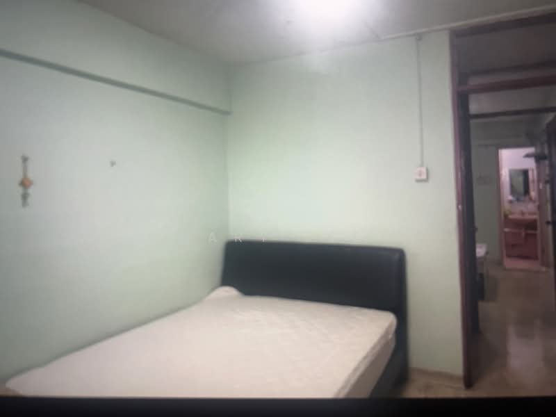 330 Clementi Avenue 2, 330 Clementi Avenue 2, 3 Bedrooms, 721 sqft, HDB Flat For Sale, by Gary Lee, 500182633 - Bedroom - PropertyGuru.com.sg