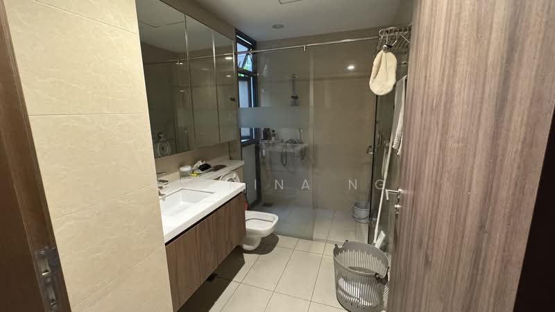 Palm Isles, 40 Flora Drive, Room Rental, 150 sqft, Condominium For Rent, by Katrina Ng, 500182650 - Bathroom - PropertyGuru.com.sg