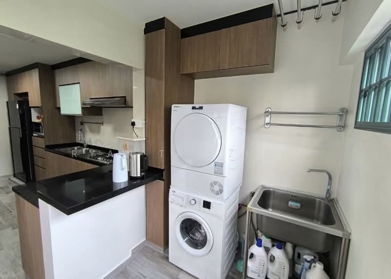 955 Hougang Avenue 9, 955 Hougang Avenue 9, 3 Bedrooms, 1,249 sqft, HDB Flat For Sale, by Ryan Tan Zheng Jie, 500182657 - Kitchen - PropertyGuru.com.sg