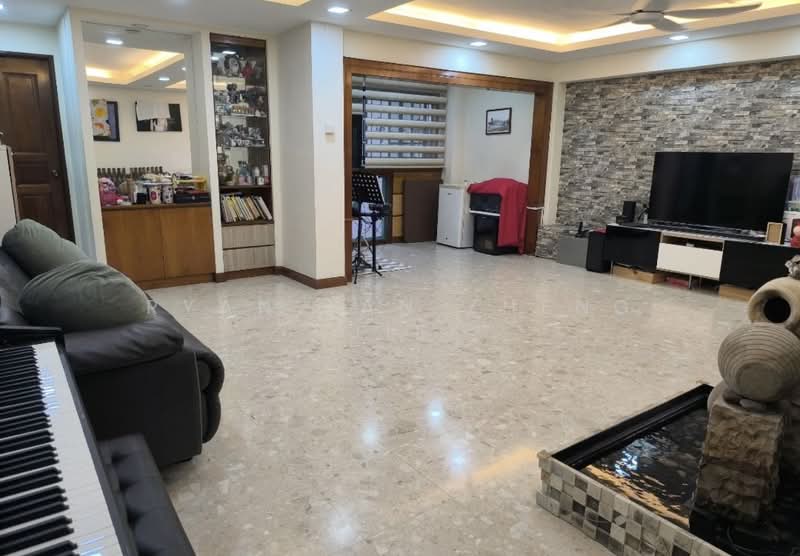 955 Hougang Avenue 9, 955 Hougang Avenue 9, 3 Bedrooms, 1,249 sqft, HDB Flat For Sale, by Ryan Tan Zheng Jie, 500182657 - Living Room - PropertyGuru.com.sg