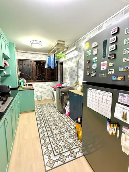 875 Yishun Street 81, 875 Yishun Street 81, 3 Bedrooms, 904 sqft, HDB Flat For Sale, by Akhbar Ariff, 500182658 - Kitchen - PropertyGuru.com.sg