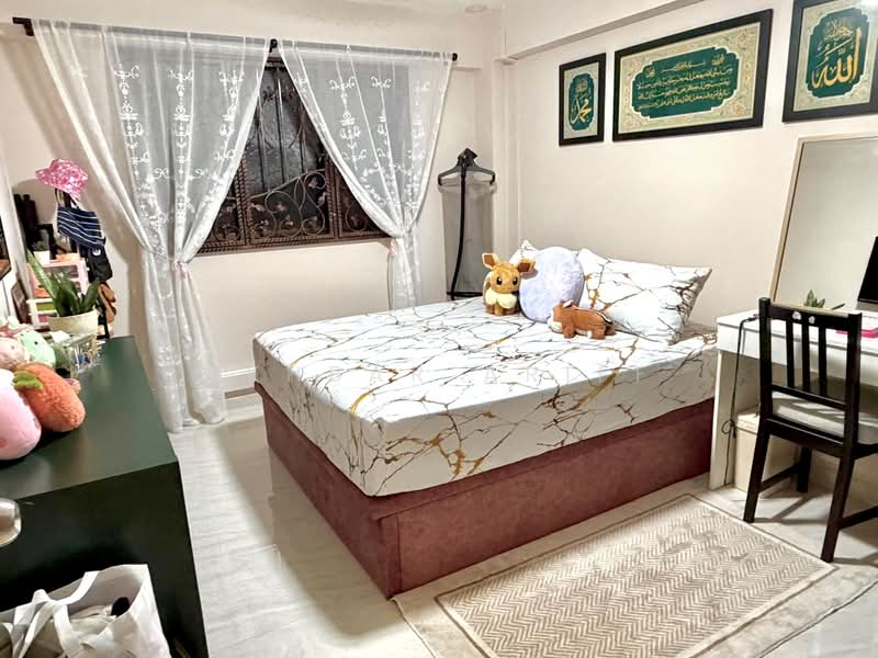 875 Yishun Street 81, 875 Yishun Street 81, 3 Bedrooms, 904 sqft, HDB Flat For Sale, by Akhbar Ariff, 500182658 - Bedroom - PropertyGuru.com.sg
