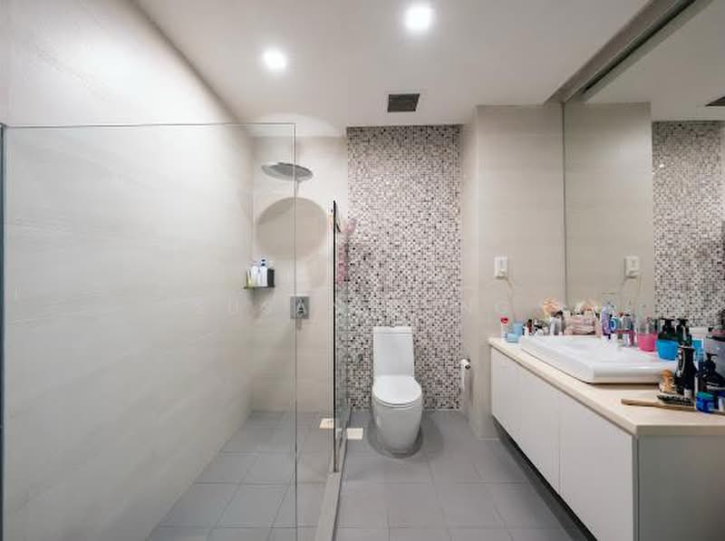 Maple Woods, 987 Bukit Timah Road, 3 Bedrooms, 1,464 sqft, Condominium For Rent, by Susan Tong, 500182671 - Bathroom - PropertyGuru.com.sg