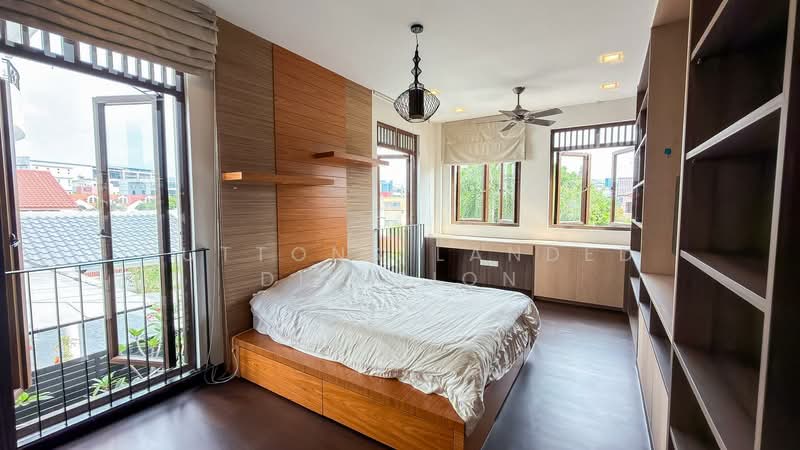 Sea Breeze Terrace, Sea Breeze Avenue, 5 Bedrooms, 6,172 sqft, Semi-Detached House For Sale, by IRENE ZITA WONG, 500182675 - Bedroom 4 - PropertyGuru.com.sg
