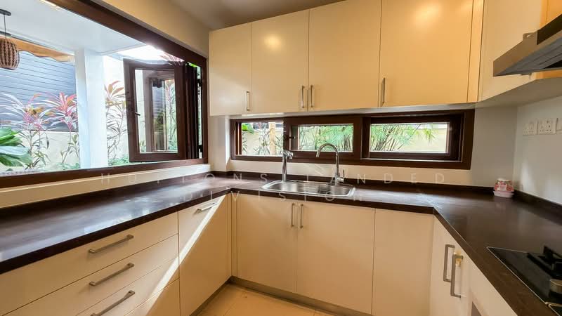 Sea Breeze Terrace, Sea Breeze Avenue, 5 Bedrooms, 6,172 sqft, Semi-Detached House For Sale, by IRENE ZITA WONG, 500182675 - Kitchen - PropertyGuru.com.sg