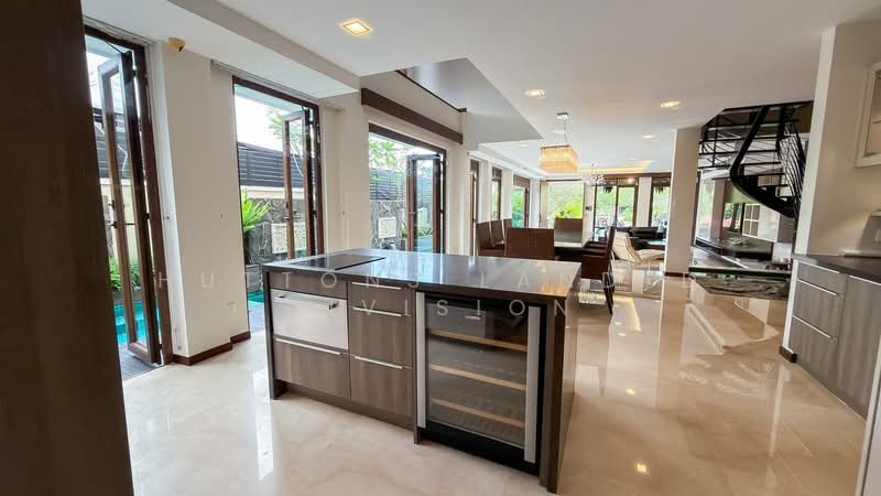 Sea Breeze Terrace, Sea Breeze Avenue, 5 Bedrooms, 6,172 sqft, Semi-Detached House For Sale, by IRENE ZITA WONG, 500182675 - Kitchen - PropertyGuru.com.sg