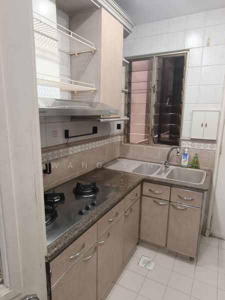 Regent Park, , 4 Bedrooms, 914 sqft, Condominium For Rent, by Wang Xing, 500182678 - Kitchen - PropertyGuru.com.sg
