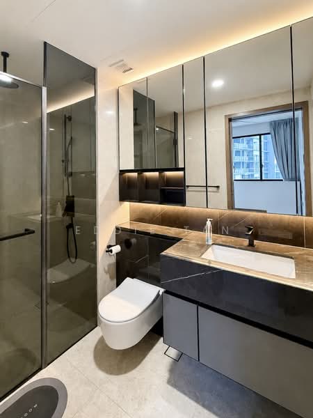 The Atelier, 2 Makeway Avenue, 2 Bedrooms, 872 sqft, Condominium For Sale, by Eddie Tan, 500182697 - Master Bathroom - PropertyGuru.com.sg