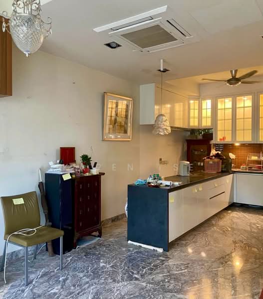 Hillcrest Villa, 5 Hillcrest Road, 5 Bedrooms, 3,100 sqft, Cluster House For Sale, by Karen Tse, 500182700 - Kitchen - PropertyGuru.com.sg