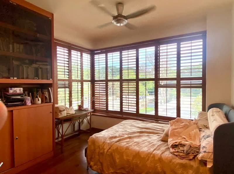 Hillcrest Villa, 5 Hillcrest Road, 5 Bedrooms, 3,100 sqft, Cluster House For Sale, by Karen Tse, 500182700 - Master Bedroom - PropertyGuru.com.sg