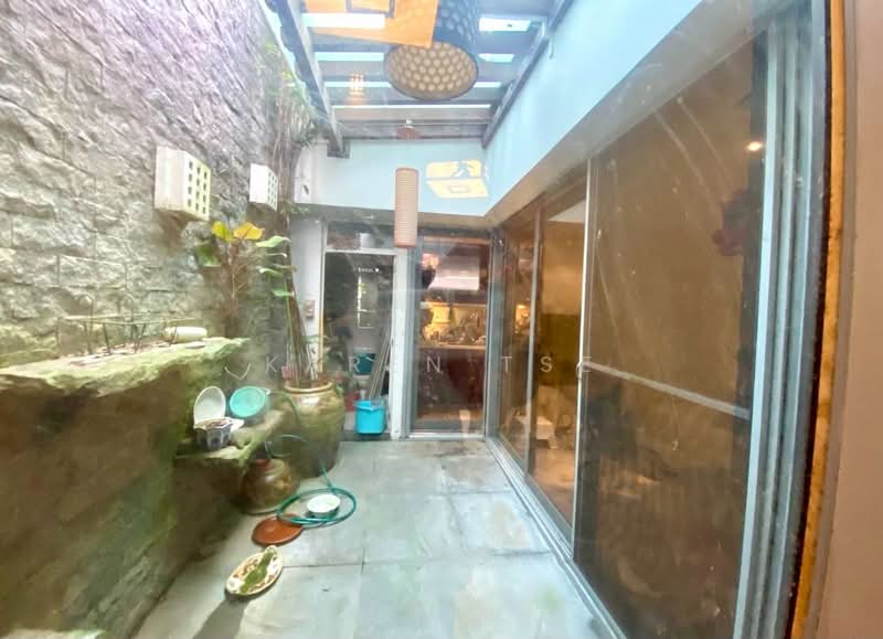Hillcrest Villa, 5 Hillcrest Road, 5 Bedrooms, 3,100 sqft, Cluster House For Sale, by Karen Tse, 500182700 - Basement Court Yard - PropertyGuru.com.sg