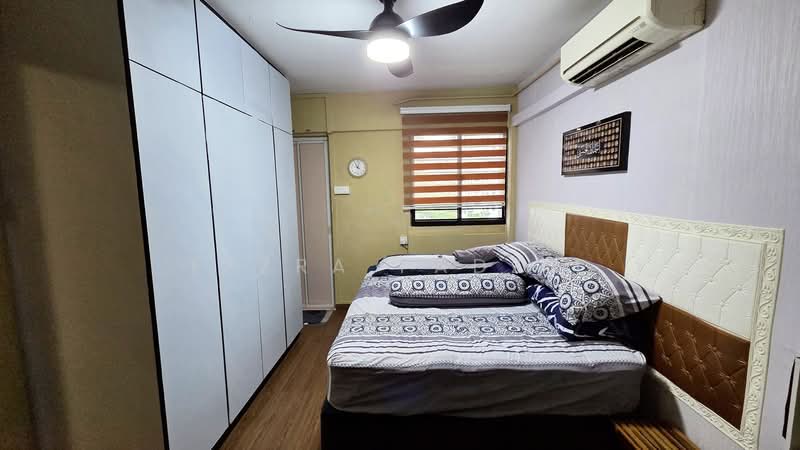 606 Bedok Reservoir Road, 606 Bedok Reservoir Road, 2 Bedrooms, 721 sqft, HDB Flat For Sale, by Fezra Fadzil, 500182732 - Master Bedroom - PropertyGuru.com.sg