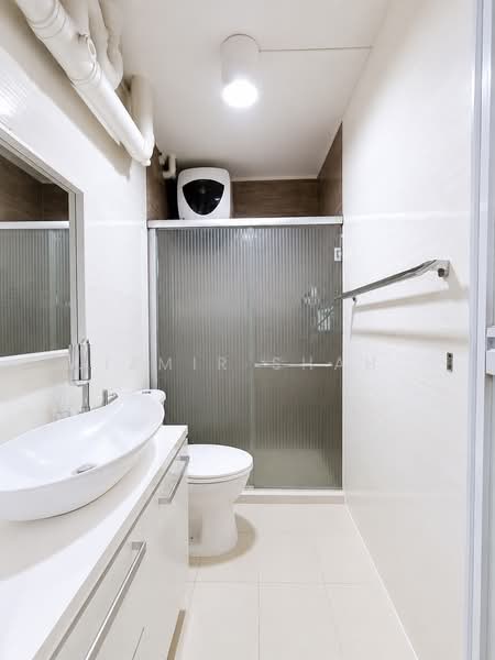 290G Bukit Batok Street 24, 290G Bukit Batok Street 24, 3 Bedrooms, 1,302 sqft, HDB Flat For Sale, by Izmir Shah, 500182734 - Bathroom - PropertyGuru.com.sg
